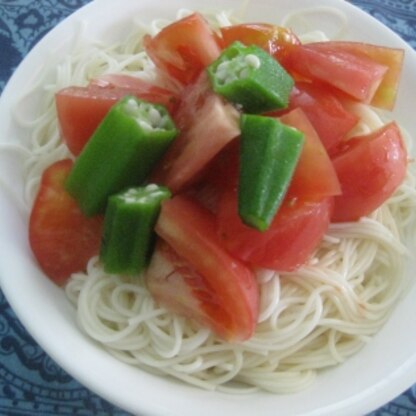 暑い夏にぴったり！トマトとオクラで野菜も取れて良いです(๑´ڡ`๑)ごちそうさまでした！